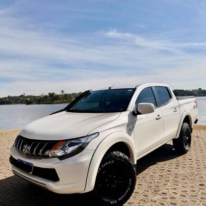 MITSUBISHI L200 TRITON 2.4 16V TURBO DIESEL SPORT GLS CD 4P 4X4 AUTOMÁTICO MITSUBISHI L200 TRITON 2.4 16V TURBO DIESEL SPORT GLS CD 4P 4X4 AUTOMÁTICO